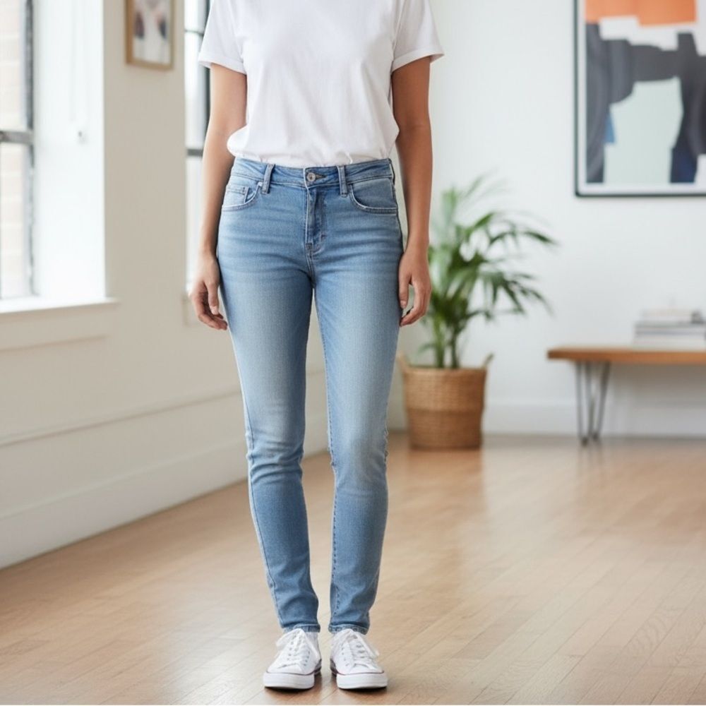 BDG Twig High Rise Skinny Jeans Light‎ Wash Women’s Size 28